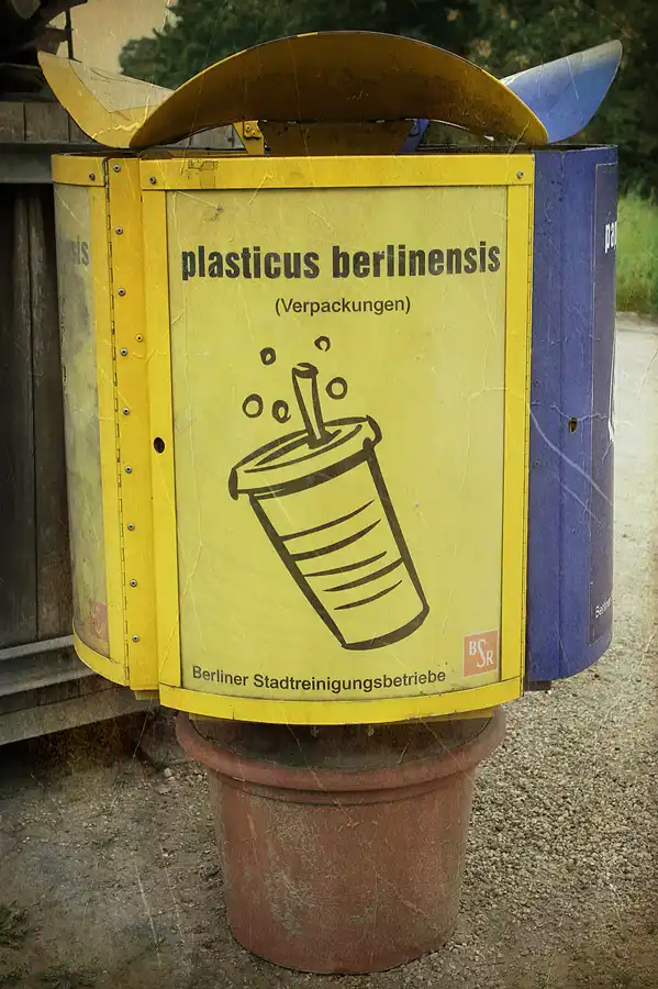 027 | 1900 | bsr – berliner stadtreinigung | plasticus berlinensis | © carsten riede fotografie