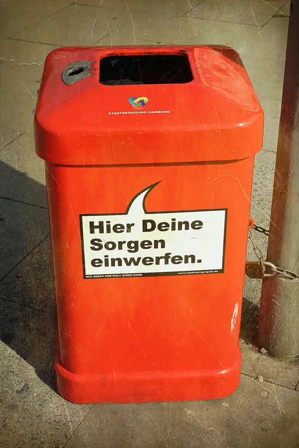068 | 1900 | hamburger stadtreinigung | hier deine sorgen einwerfen | © carsten riede fotografie