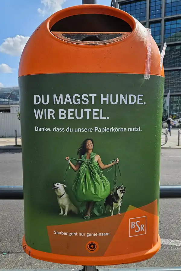 163 | 1900 | bsr – berliner stadtreinigung | du magst hunde. wir beutel. | © carsten riede fotografie