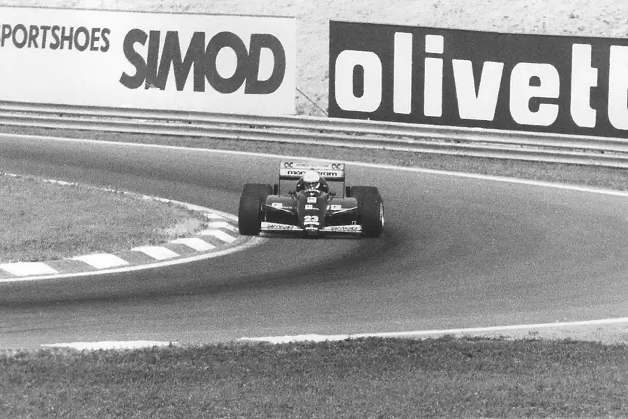 009 | 1986 | Budapest | Minardi-Motori Moderni M186 | Andrea De Cesaris | © carsten riede fotografie