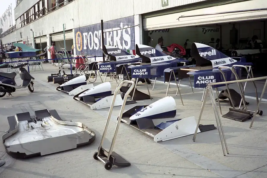 092 | 1992 | Budapest | Tyrrell-Ilmor 020B | © carsten riede fotografie