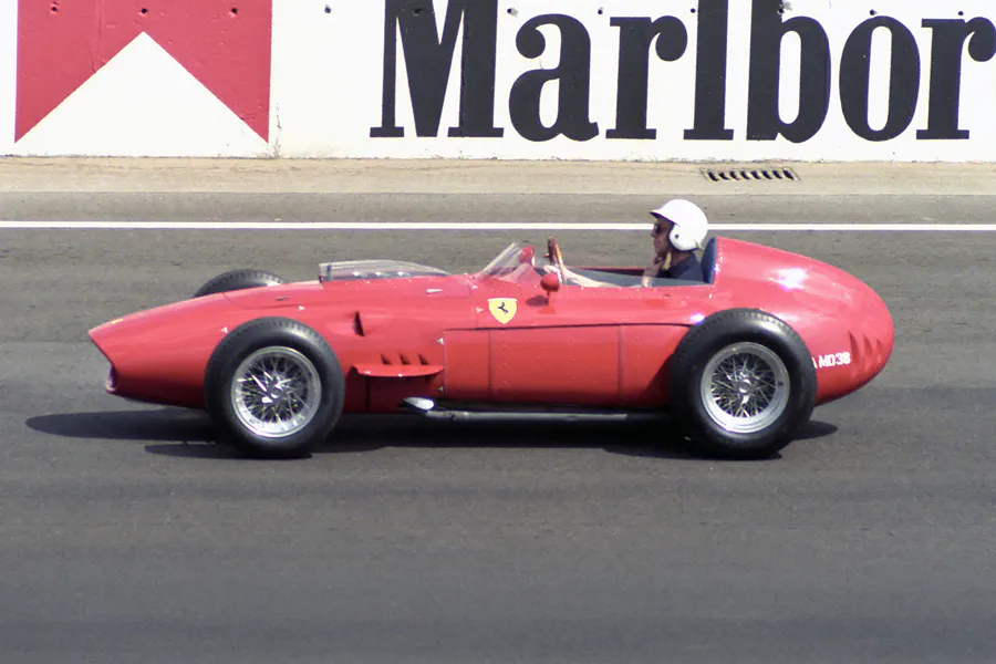 020 | 1992 | Budapest | Ferrari 500th Grand Prix Parade | Ferrari 246 | Tony Brooks | © carsten riede fotografie