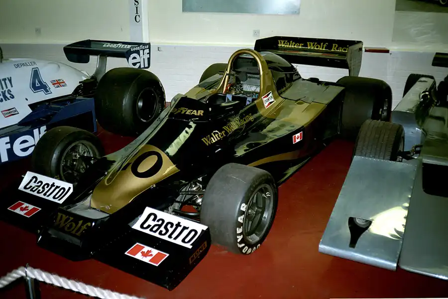 052 | 1994 | Donington | The Donington Collection | Wolf-Ford Cosowrth WR1-4 (1977-1978) | © carsten riede fotografie