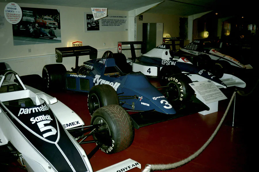 046 | 1994 | Donington | The Donington Collection | Tyrrell-Ford Cosworth 012 (1983-1985) + Tyrrell-Ford Cosworth 019 (1990) | © carsten riede fotografie