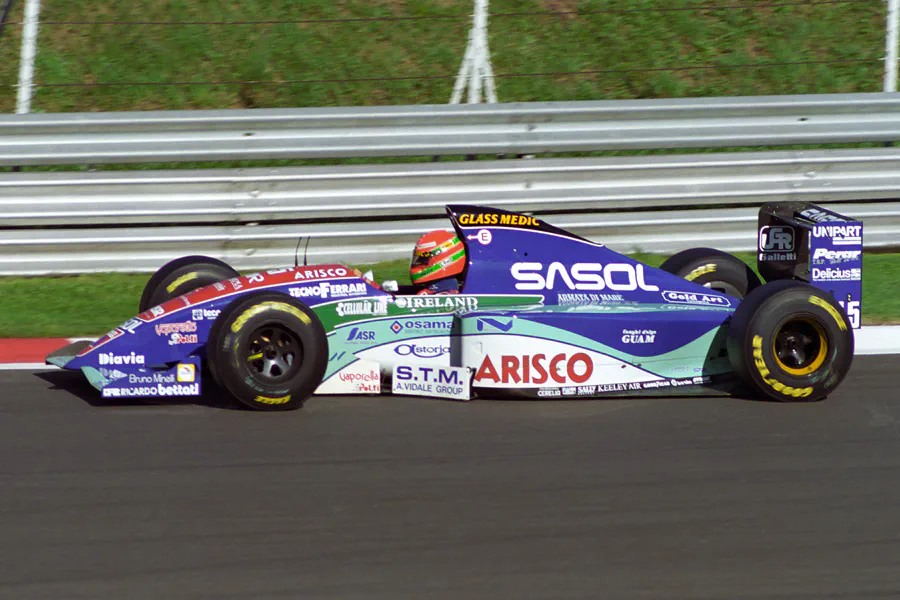009 | 1994 | Monza | Jordan-Hart 194 | Eddie Irvine | © carsten riede fotografie