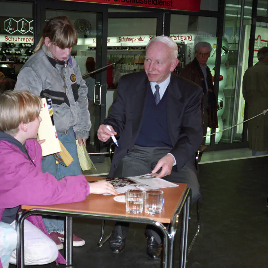 018 | 1995 | Berlin | John Surtees | © carsten riede fotografie