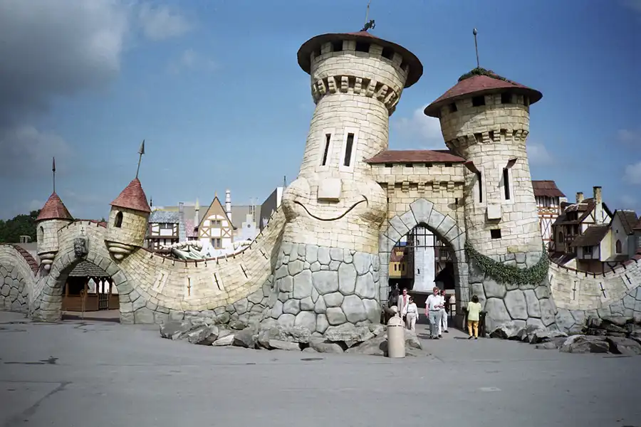 036 | 1995 | Plailly | Parc Asterix | © carsten riede fotografie