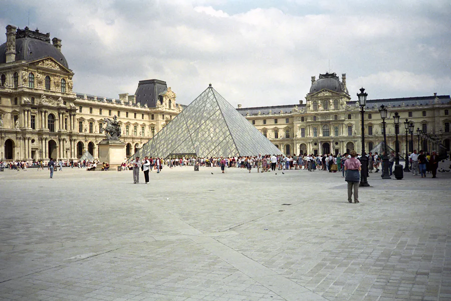 023 | 1995 | Paris | Louvre | © carsten riede fotografie