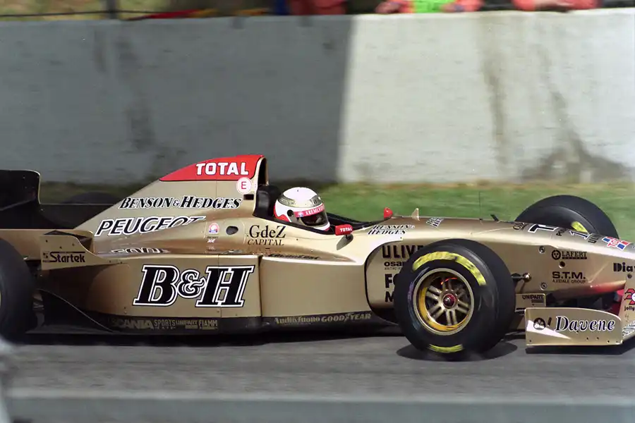 015 | 1996 | Barcelona | Jordan-Peugeot 196 | Martin Brundle | © carsten riede fotografie