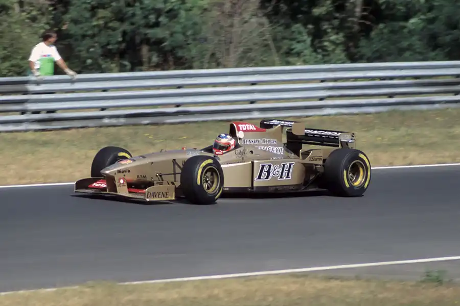 015 | 1996 | Budapest | Jordan-Peugeot 196 | Rubens Barrichello | © carsten riede fotografie