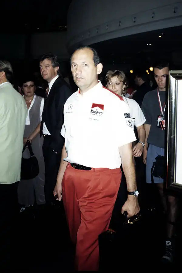 026 | 1996 | Budapest | Ron Dennis | © carsten riede fotografie