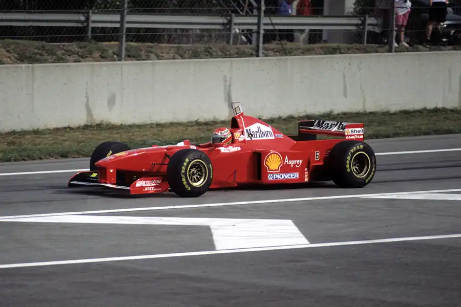 009 | 1997 | Barcelona | Ferrari F310B | Eddie Irvine | © carsten riede fotografie