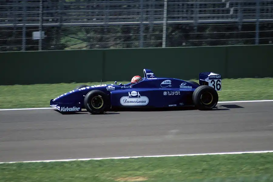 025 | 1998 | Imola | Lola-Zytek T96/50 | Cyrille Sauvage | © carsten riede fotografie