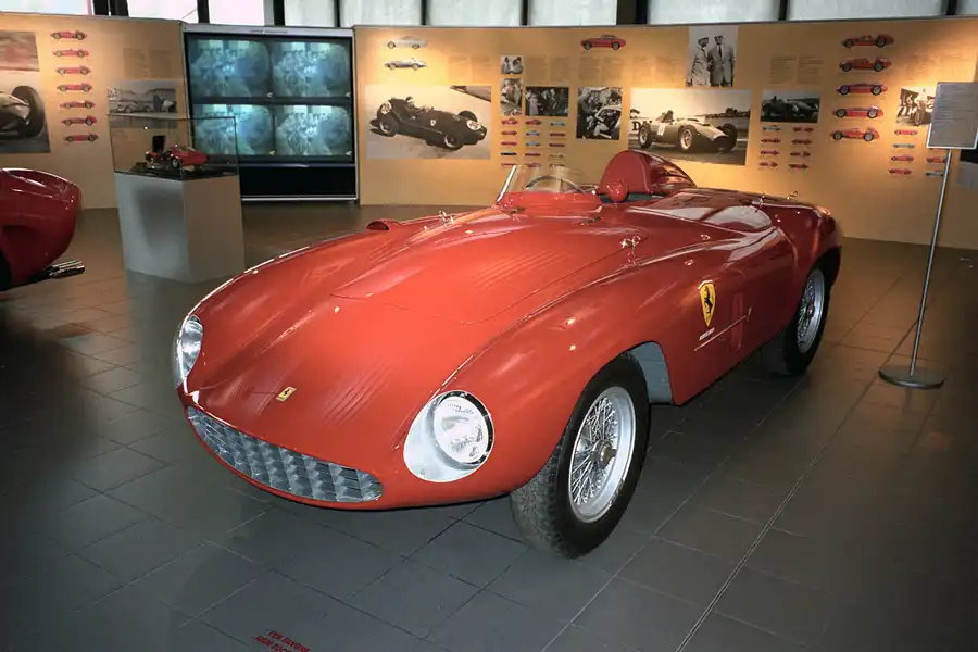 026 | 1998 | Maranello | Galleria Ferrari | Ferrari 750 Sport | © carsten riede fotografie