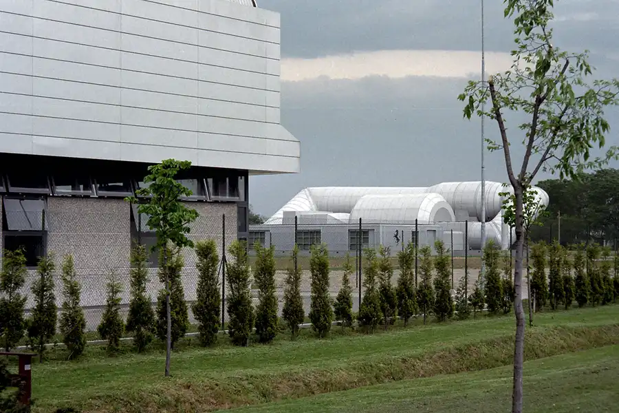 042 | 1998 | Maranello | Windkanal | © carsten riede fotografie