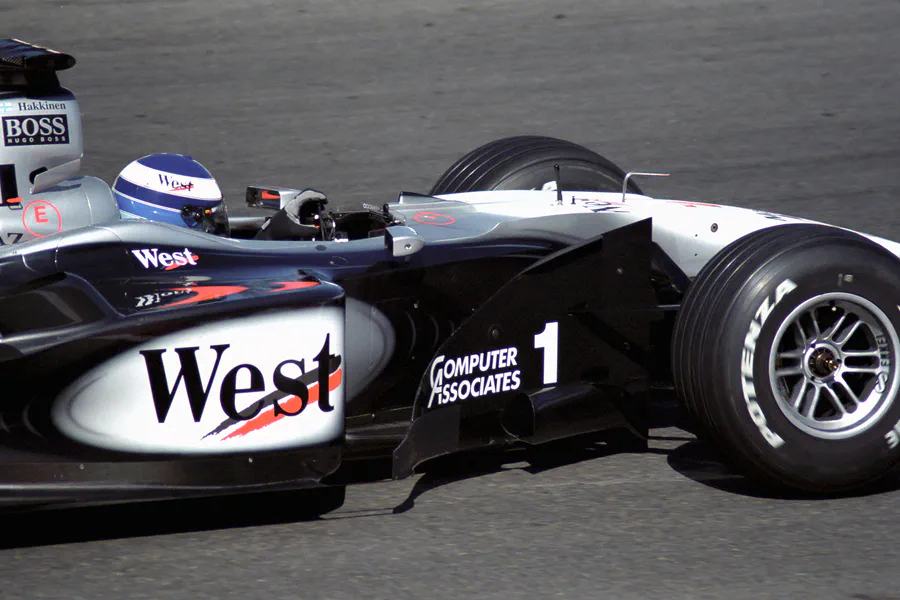 030 | 2000 | Spa-Francorchamps | McLaren-Mercedes Benz MP4/15 | Mika Hakkinen | © carsten riede fotografie