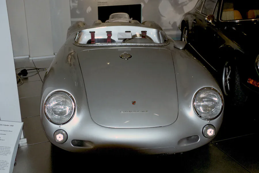 003 | 2000 | Stuttgart | Porsche Museum | © carsten riede fotografie