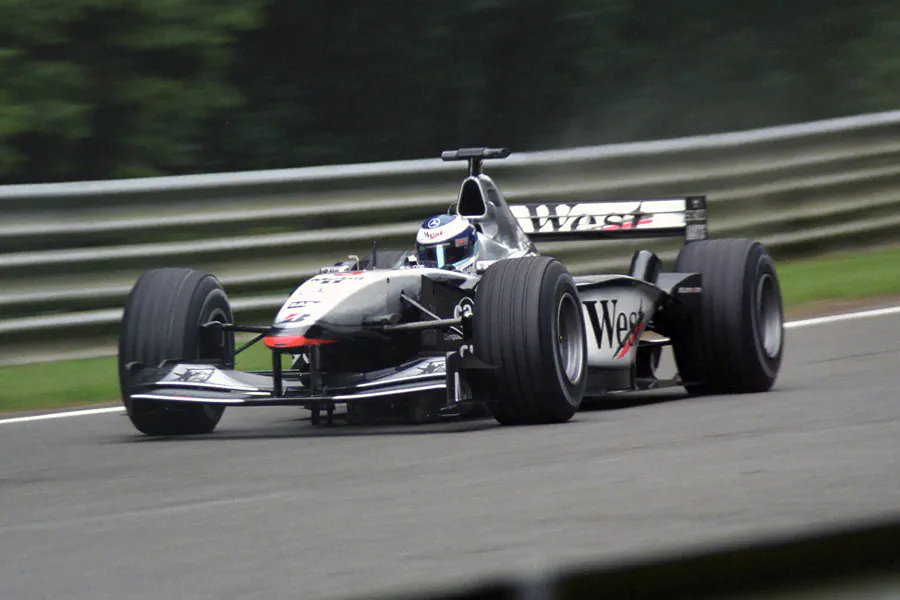038 | 2001 | Spa-Francorchamps | McLaren-Mercedes Benz MP4-16 | Mika Hakkinen | © carsten riede fotografie