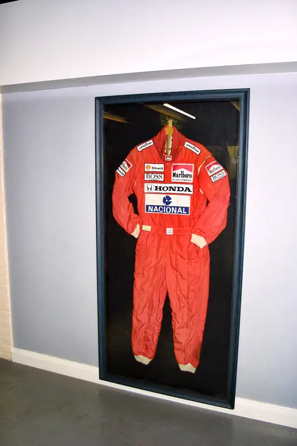 354 | 2003 | Donington | Grand Prix Collection | Rennanzug Ayrton Senna | © carsten riede fotografie