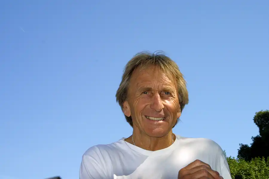 048 | 2003 | Goodwood | Festival Of Speed | Derek Bell | © carsten riede fotografie