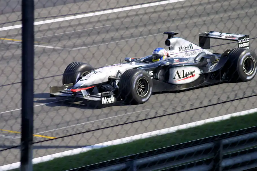 047 | 2003 | Monza | McLaren-Mercedes Benz MP4-17D | Alexander Wurz | © carsten riede fotografie