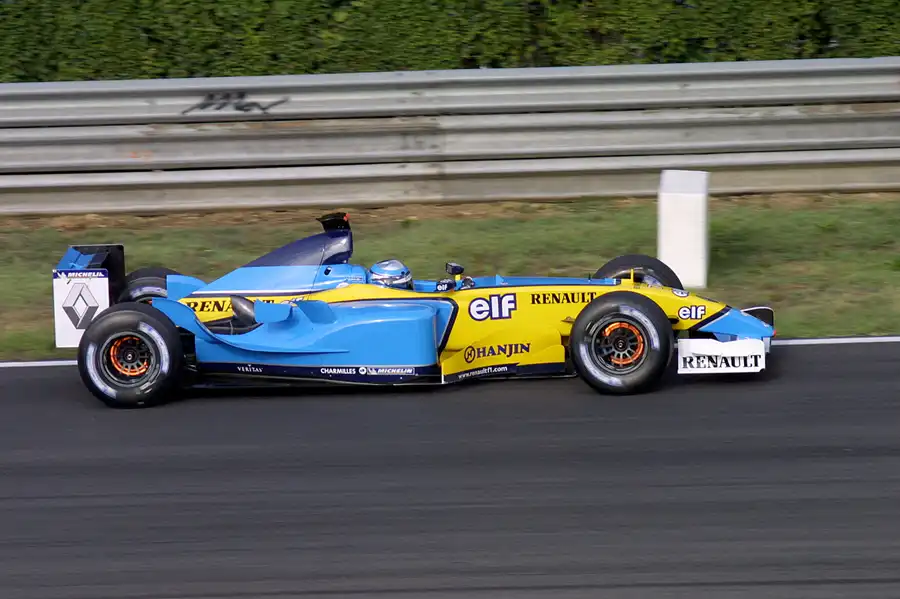 061 | 2003 | Monza | Renault R23B | Jarno Trulli | © carsten riede fotografie