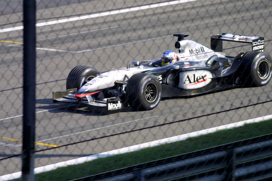 047 | 2003 | Monza | McLaren-Mercedes Benz MP4-17D | Alexander Wurz | © carsten riede fotografie