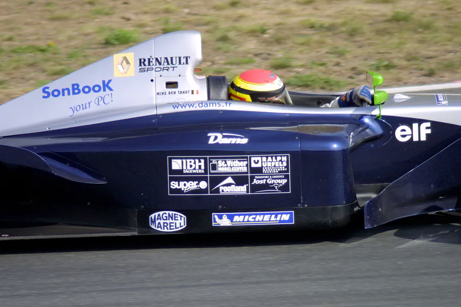 037 | 2003 | Motopark Oschersleben | Formula Renault V6 | Mike Den Tandt | © carsten riede fotografie