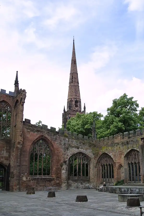 025 | 2004 | Coventry | © carsten riede fotografie