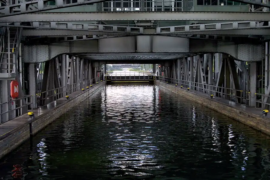 081 | 2004 | Niederfinow | Schiffshebewerk | © carsten riede fotografie