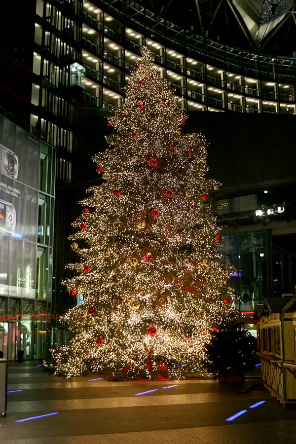 099 | 2004 | Berlin | Sony Center | © carsten riede fotografie