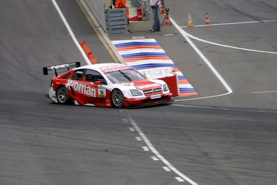 054 | 2004 | Eurospeedway | DTM | Opel Vectra GTS | Timo Scheider | © carsten riede fotografie