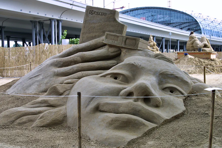 009 | 2004 | Berlin | Sandsation 04 – Internationales Sandskulpturenfestival | © carsten riede fotografie
