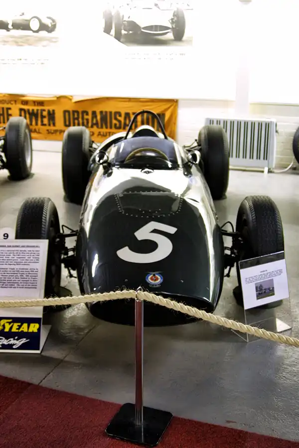 051 | 2004 | Donington | Grand Prix Collection | BRM P48 (1959-1960) | © carsten riede fotografie