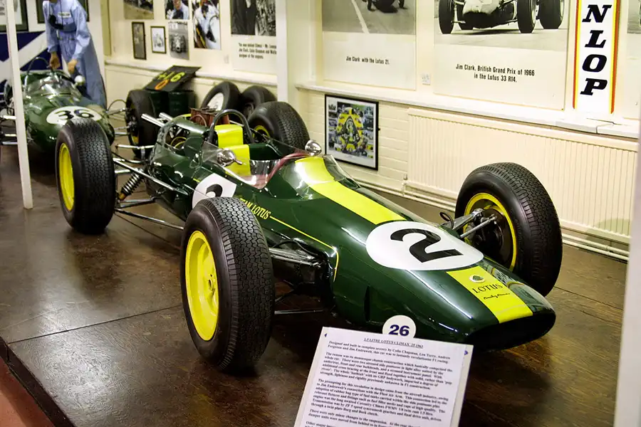139 | 2004 | Donington | Grand Prix Collection | Lotus-Climax 25 (1962-1967) | © carsten riede fotografie