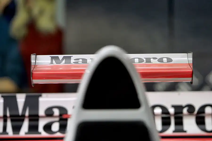 173 | 2004 | Donington | Grand Prix Collection | McLaren-Mercedes Benz MP4/10B-1 (1995) | © carsten riede fotografie