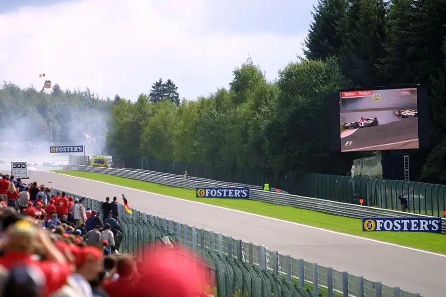 190 | 2004 | Spa-Francorchamps | Circuit De Spa-Francorchamps | Race | Reifenschaden Jenson Button | © carsten riede fotografie