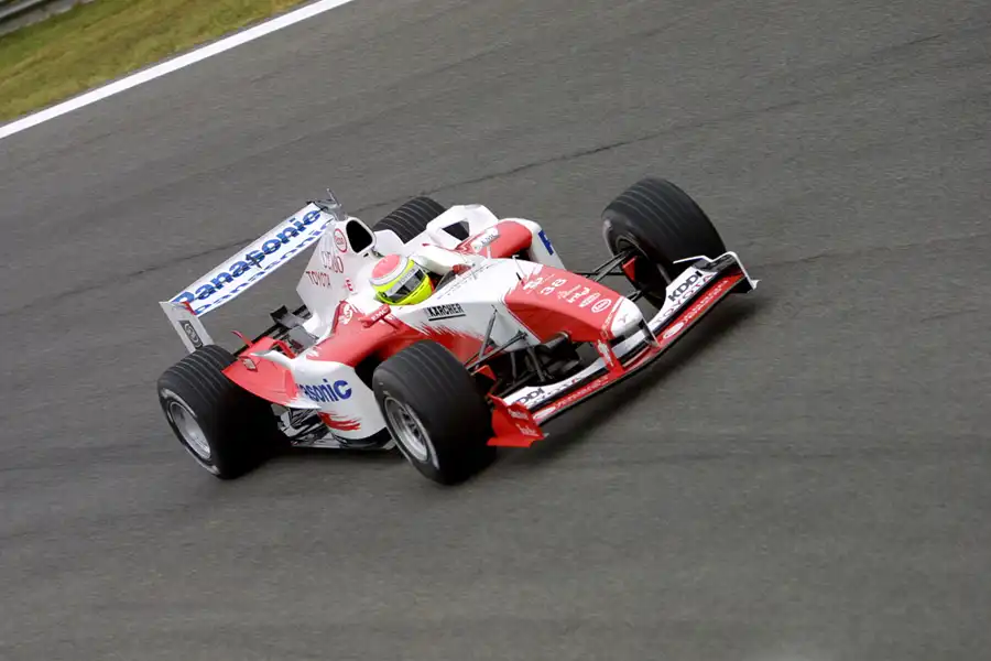 088 | 2004 | Monza | Toyota TF104 | Ryan Briscoe | © carsten riede fotografie