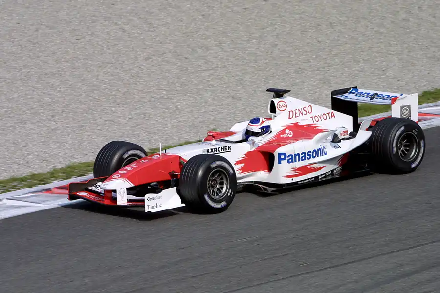 097 | 2004 | Monza | Toyota TF104B | Olivier Panis | © carsten riede fotografie