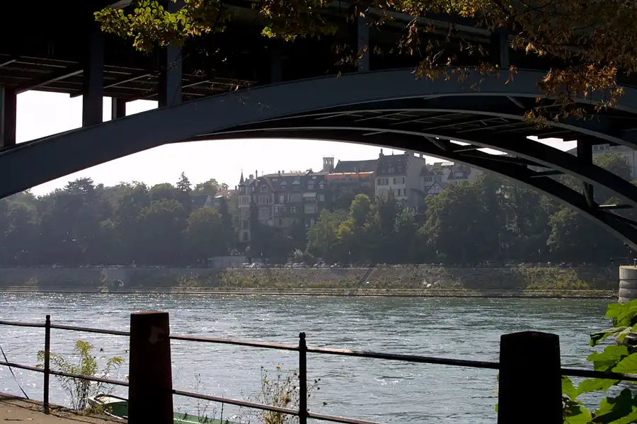 011 | 2004 | Basel | © carsten riede fotografie