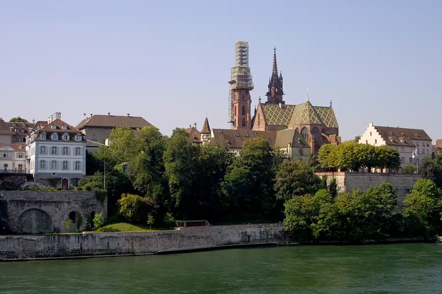 012 | 2004 | Basel | © carsten riede fotografie