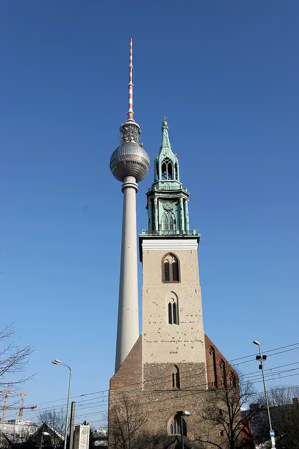 027 | 2005 | Berlin | Fernsehturm + Marienkirche | © carsten riede fotografie