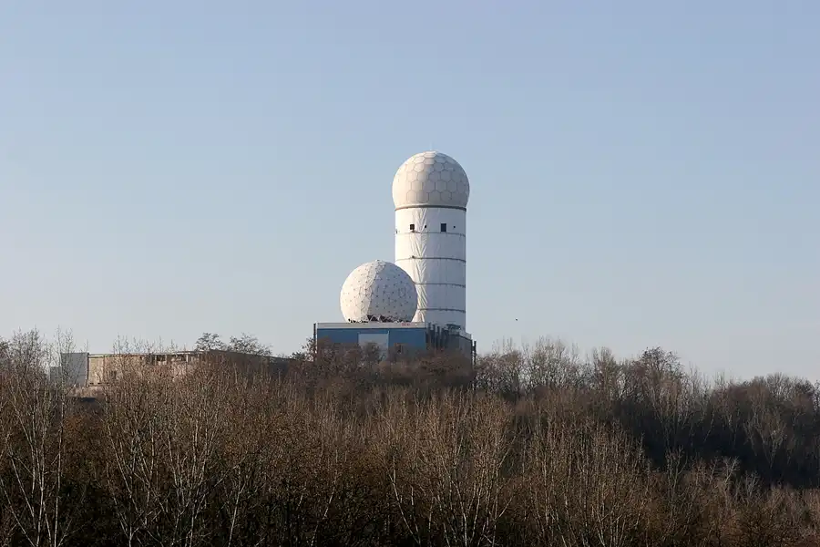 002 | 2005 | Berlin | Field Station Teufelsberg | © carsten riede fotografie