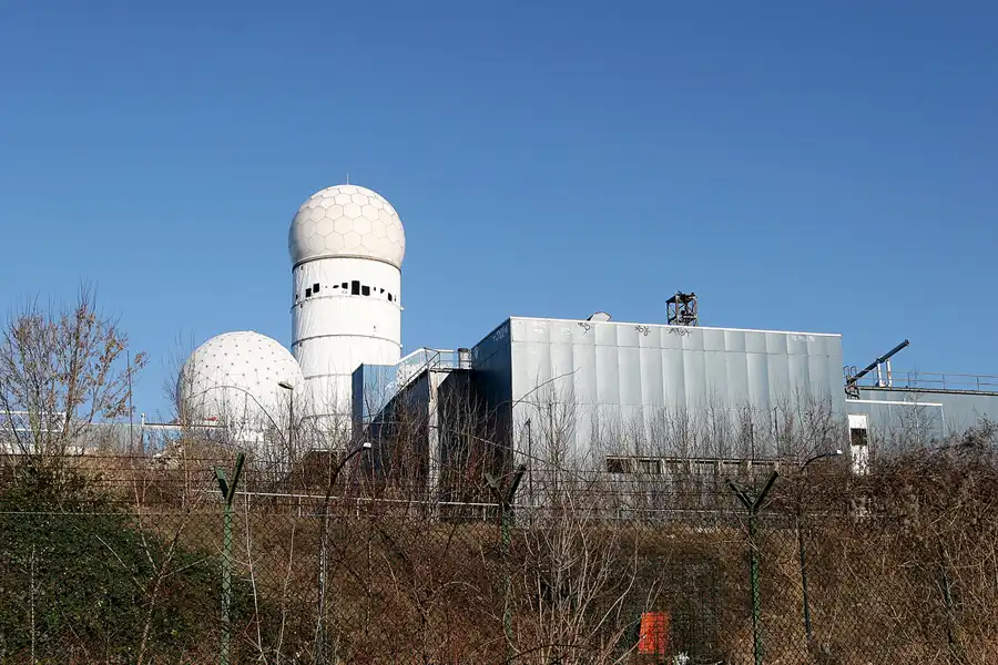 003 | 2005 | Berlin | Field Station Teufelsberg | © carsten riede fotografie
