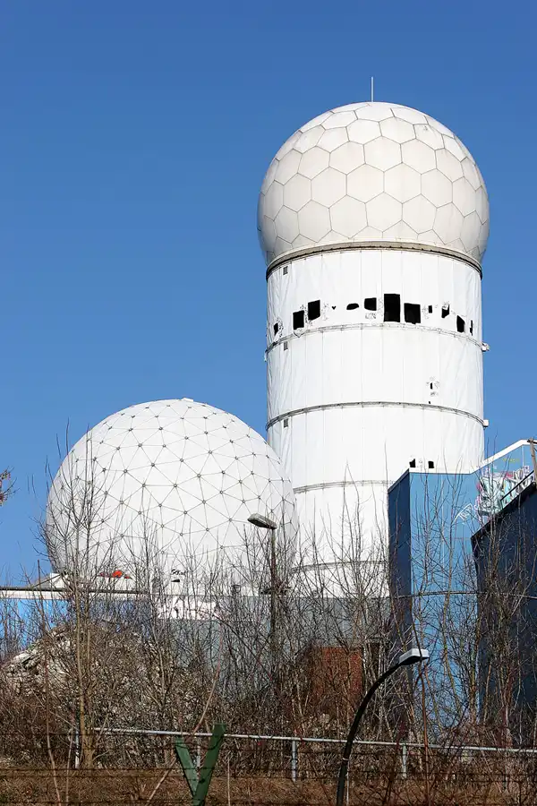 006 | 2005 | Berlin | Field Station Teufelsberg | © carsten riede fotografie