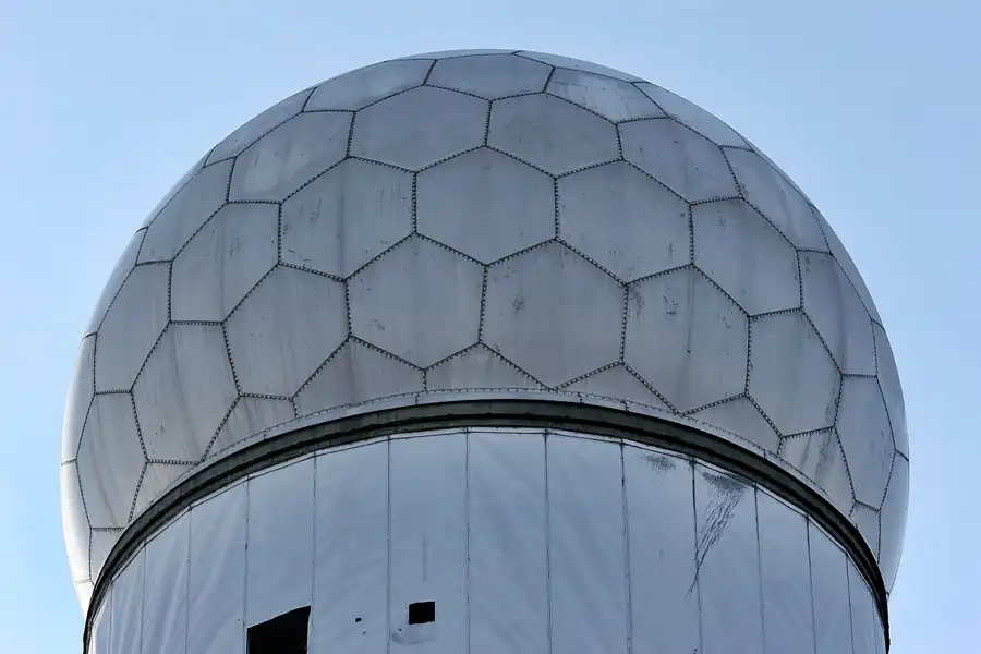 011 | 2005 | Berlin | Field Station Teufelsberg | © carsten riede fotografie