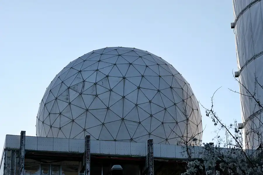 016 | 2005 | Berlin | Field Station Teufelsberg | © carsten riede fotografie