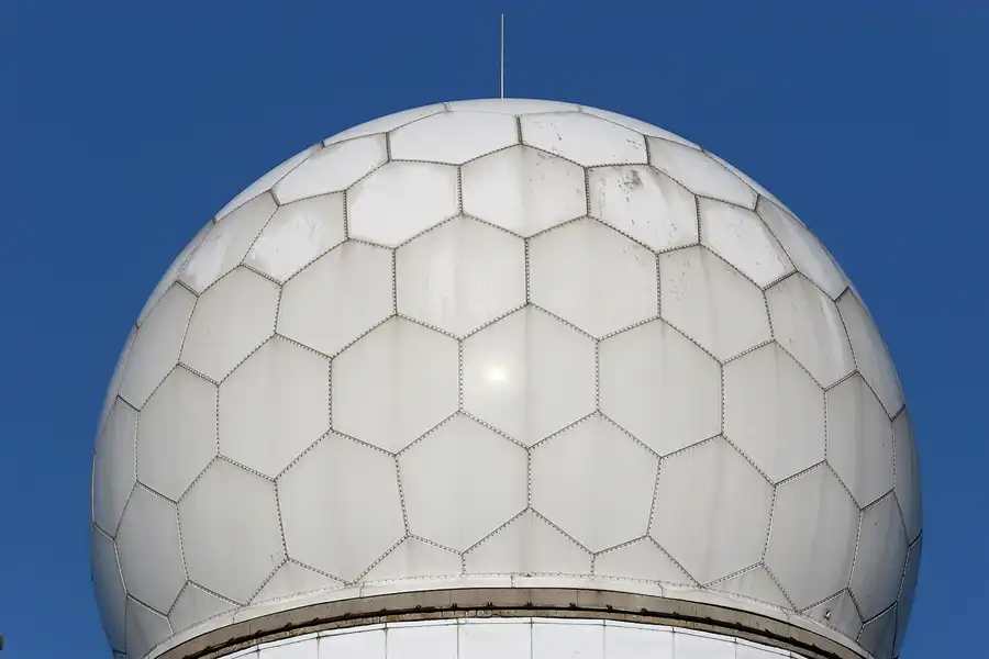 024 | 2005 | Berlin | Field Station Teufelsberg | © carsten riede fotografie