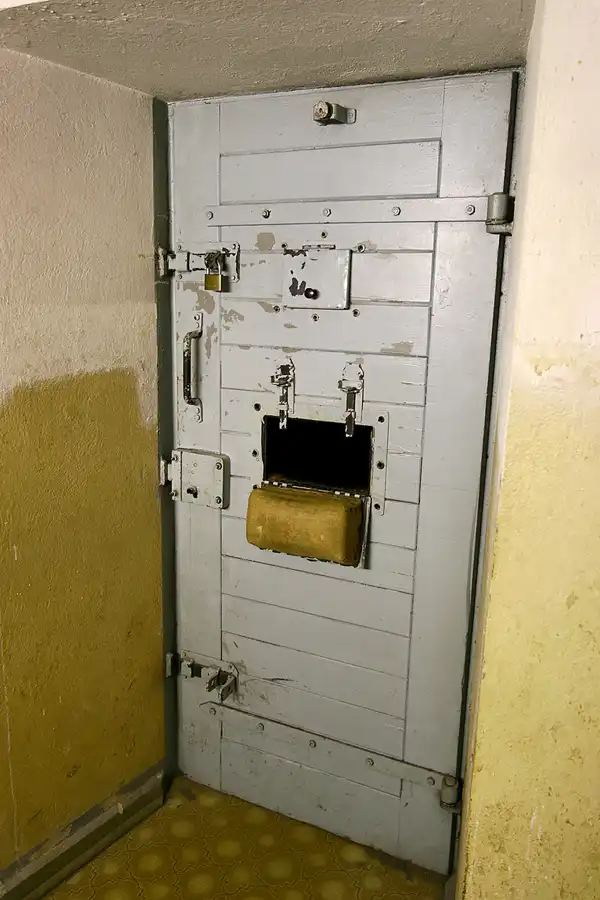 018 | 2005 | Berlin | Untersuchungshaftanstalt des Ministeriums für Staatssicherheit der DDR (MfS) Hohenschönhausen | © carsten riede fotografie