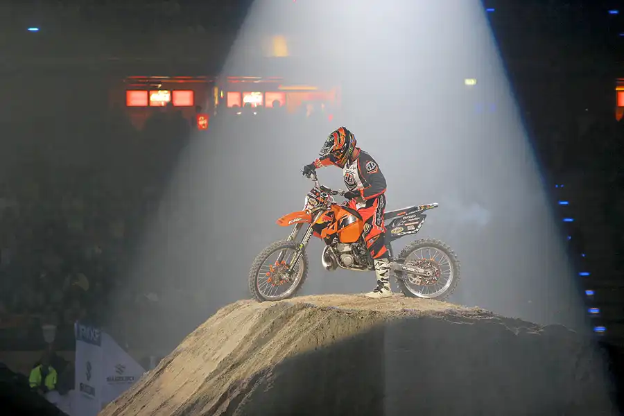 004 | 2005 | Berlin | Night Of The Jumps | © carsten riede fotografie